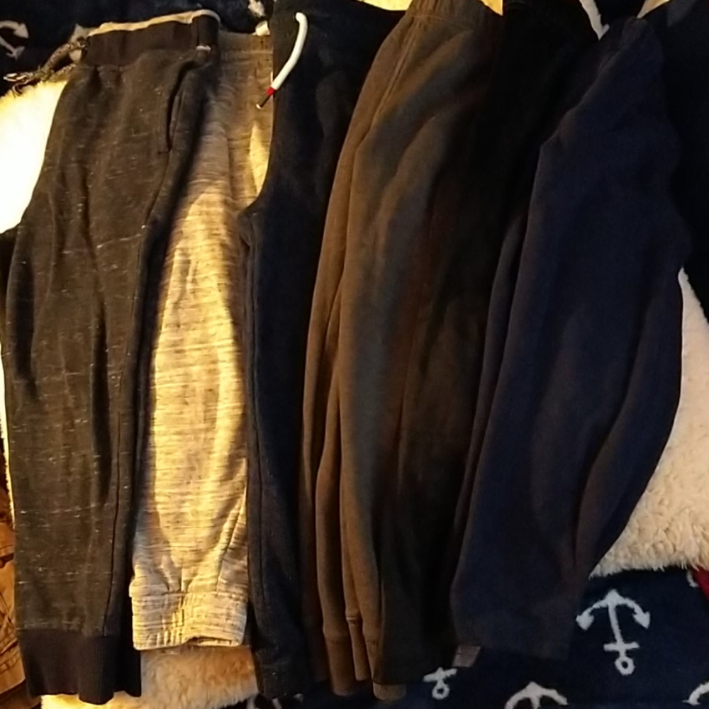6 pairs of joggers/ running pants  all 4t